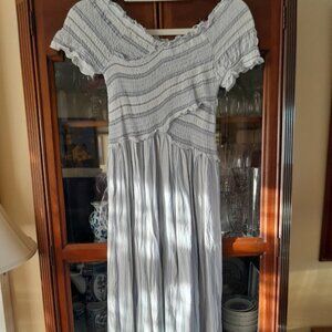 White and blue short sleeve dress